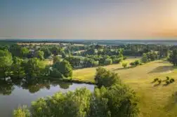 Balade inoubliable au parc Saint Cyr une oasis de tranquillité en plein coeur de la ville